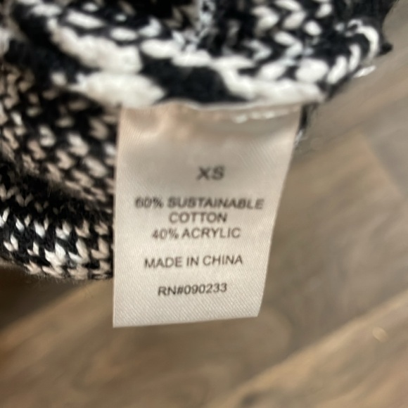 EUC Pacsun Sweater Size XS  Very Soft Cotton - Picture 4 of 4